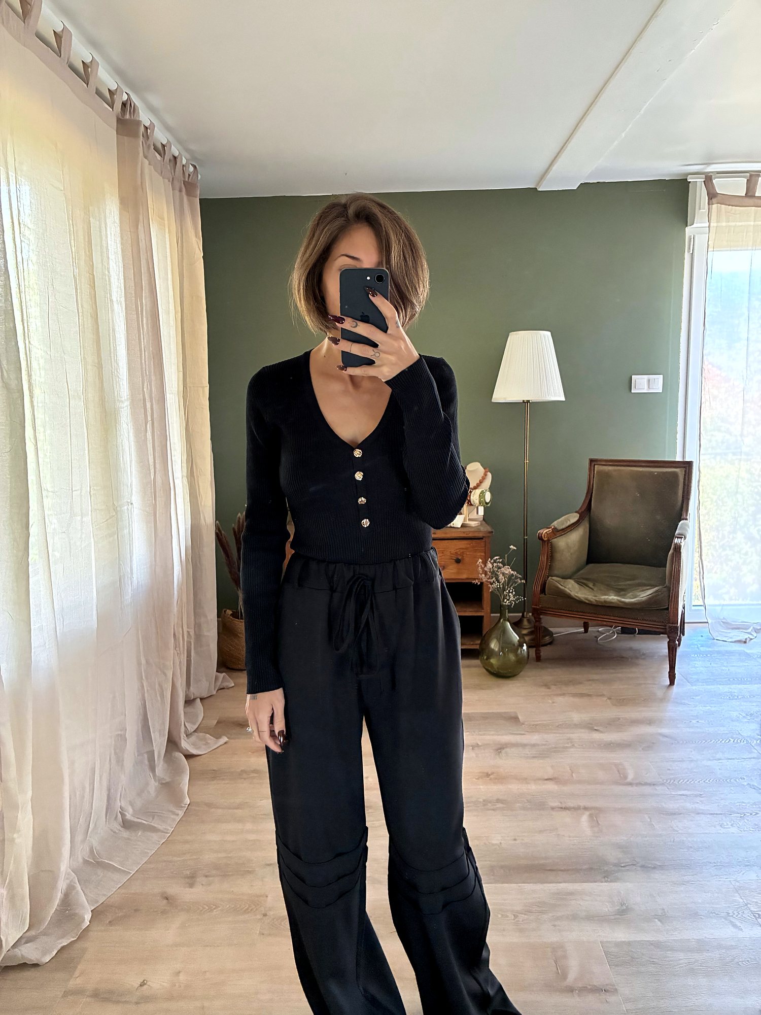 Basic Mathilde noir, porté avec Blouse Amour