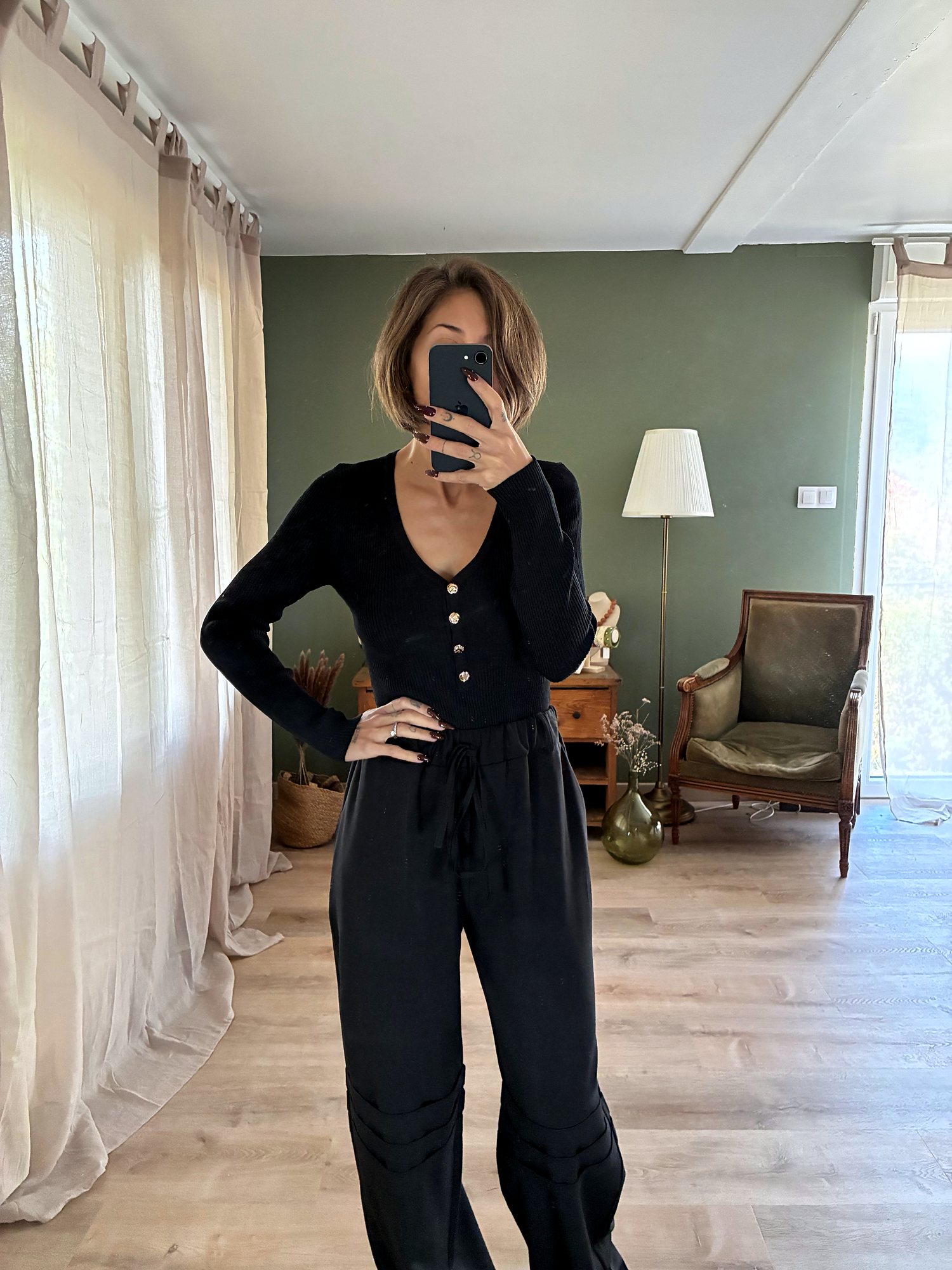 Basic Mathilde noir, porté avec Blouse Amour